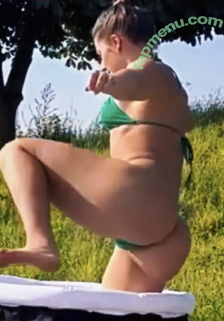 Leonie Kommoss nude photo #0238 (leonie.kommoss / leonie4430)