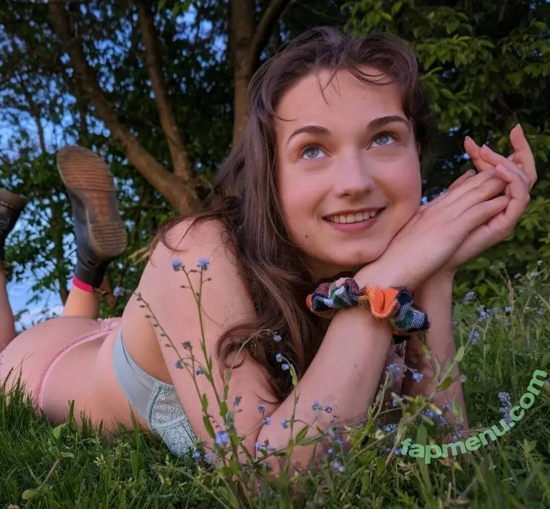 Leonireizend nude photo #0001 (leoni.reiz)