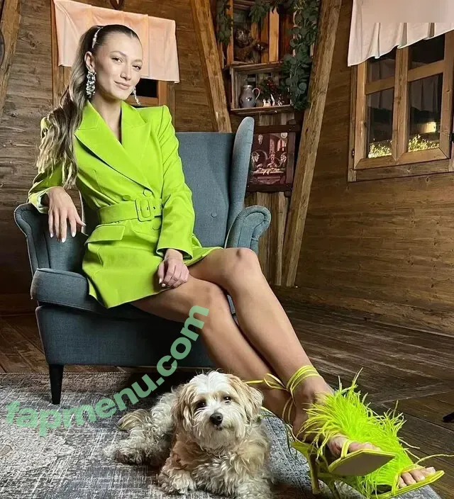 Leony Burger nude photo #0042 (Leony.music)