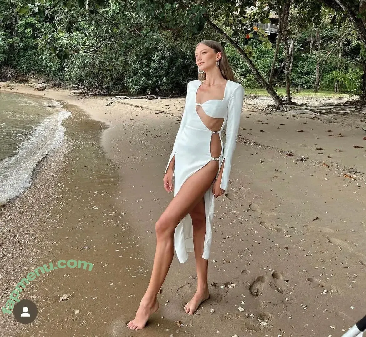 Leony Burger nude photo #0053 (Leony.music)