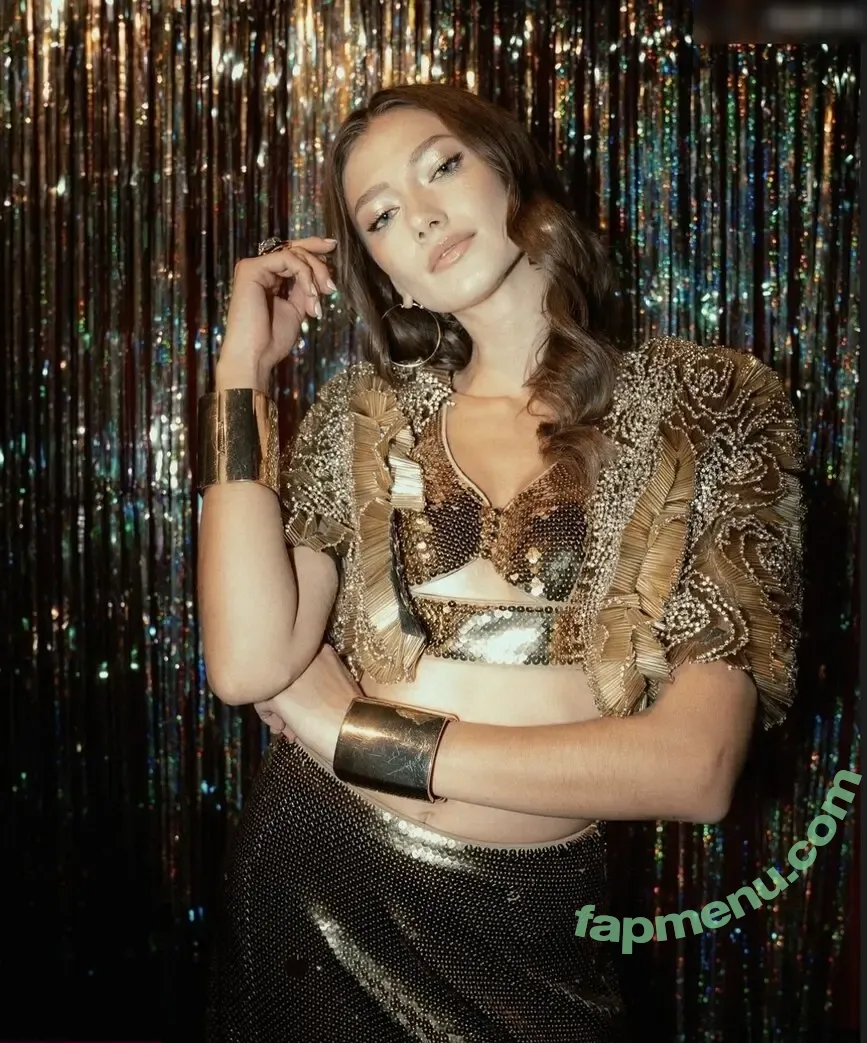 Leony Burger nude photo #0082 (Leony.music)