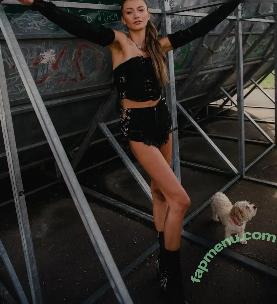 Leony Burger nude photo #0086 (Leony.music)