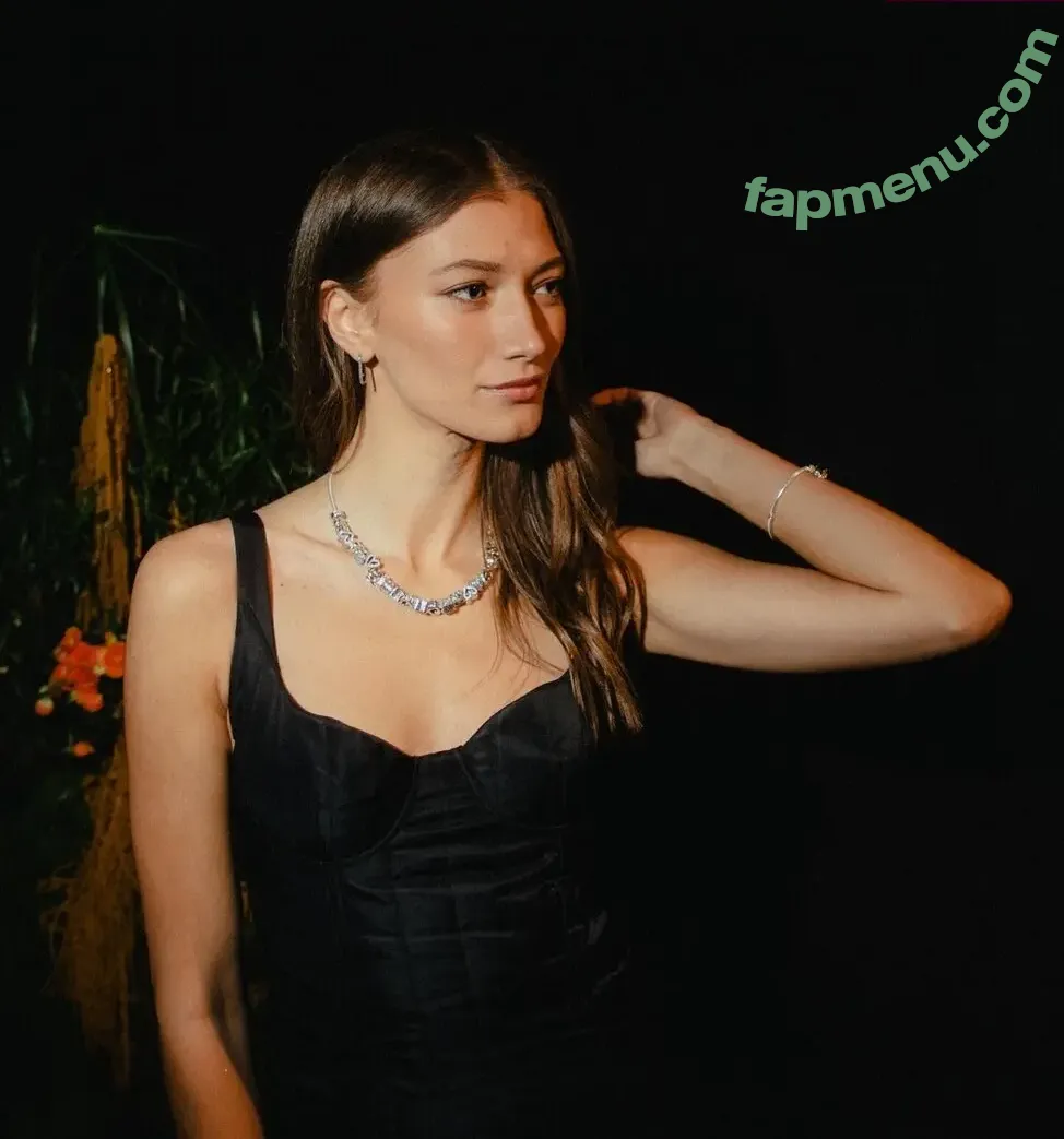 Leony Burger nude photo #0109 (Leony.music)