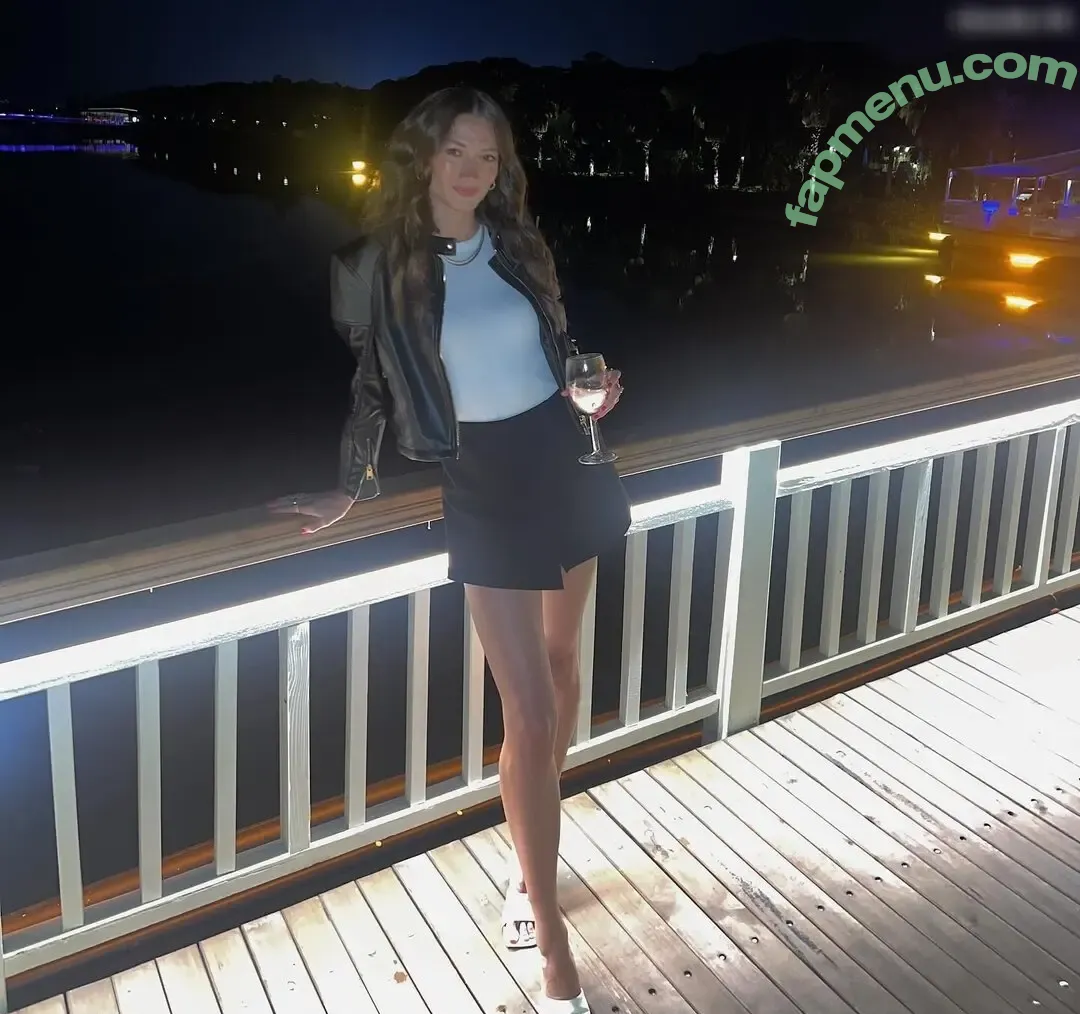 Leony Burger nude photo #0132 (Leony.music)