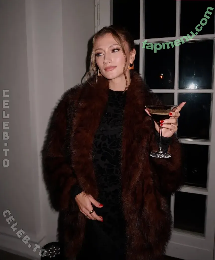 Leony Burger nude photo #0262 (Leony.music)