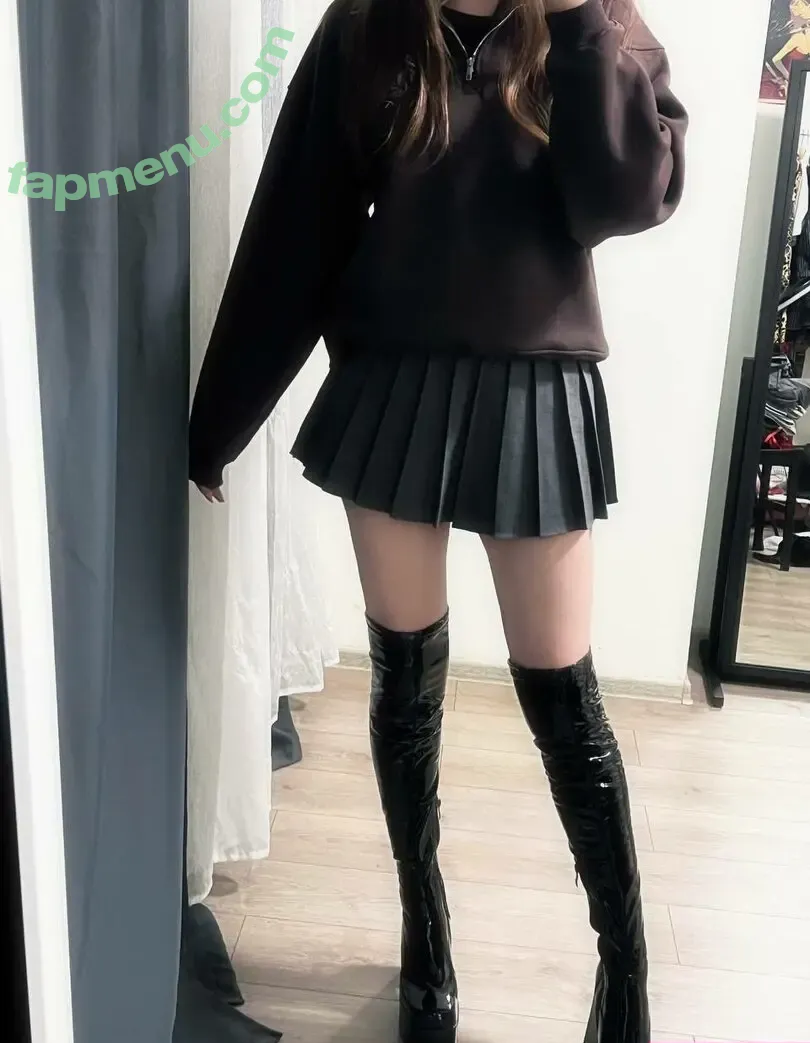 Lepreconnn nude photo #0148 (lissavin / lisssssikkkk)