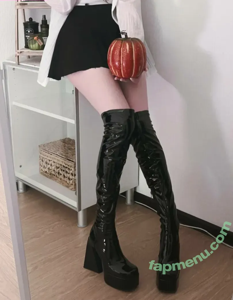 Lepreconnn nude photo #0152 (lissavin / lisssssikkkk)