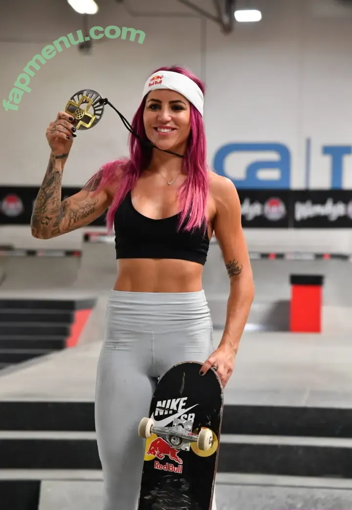 Leticia Bufoni nude photo #0402 (leticiabufoni)
