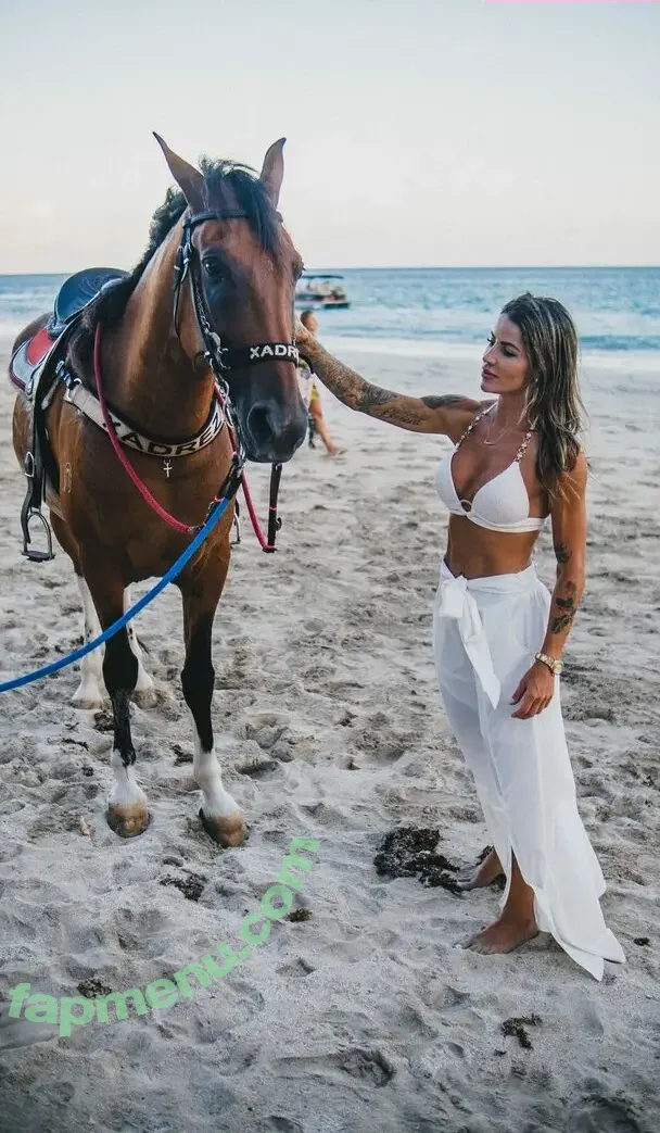 Leticia Bufoni nude photo #0524 (LeticiaBufoni)