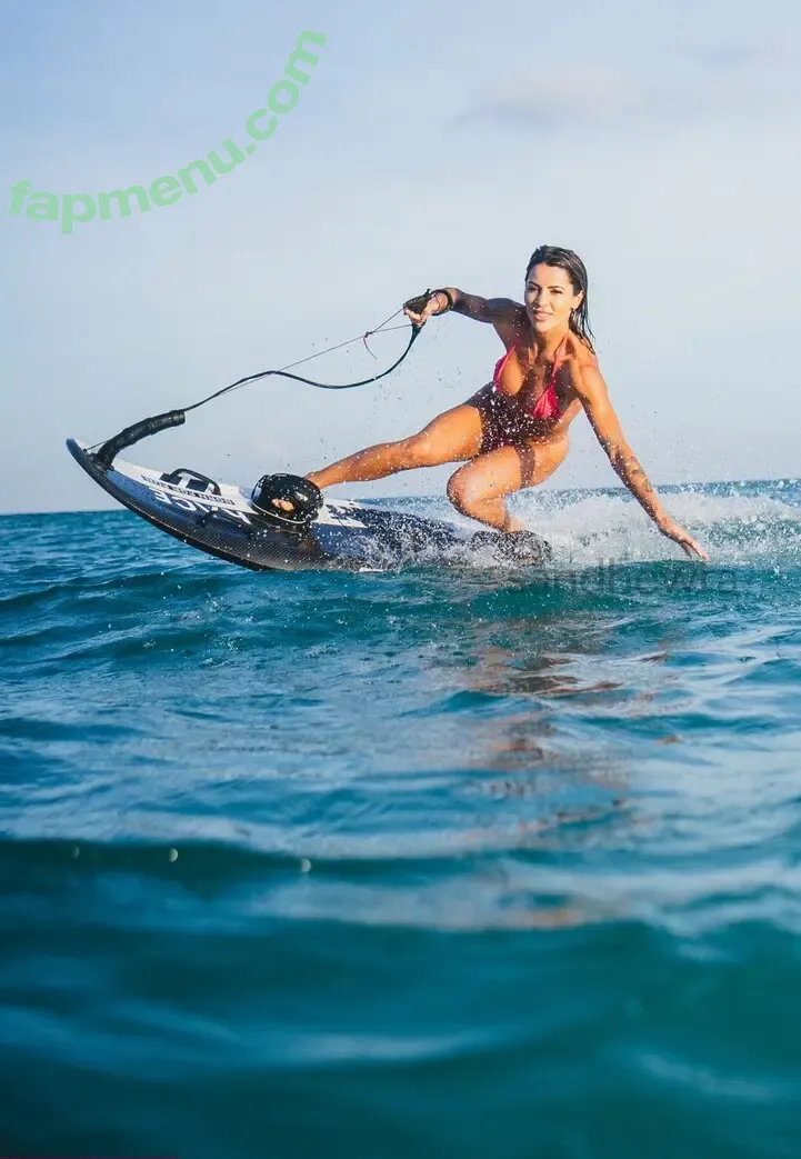 Leticia Bufoni nude photo #0534 (LeticiaBufoni)