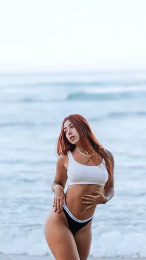 Leticia Castro / Castrollet / DEZOITOU / leticiacastroficial / thayscastro nude photo #0205