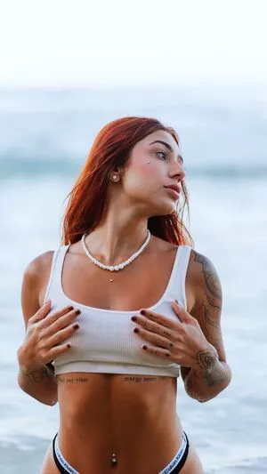 Leticia Castro / Castrollet / DEZOITOU / leticiacastroficial / thayscastro nude photo #0206