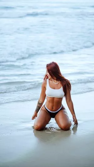 Leticia Castro / Castrollet / DEZOITOU / leticiacastroficial / thayscastro nude photo #0209