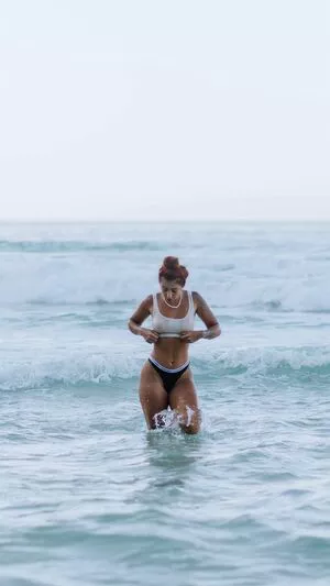 Leticia Castro / Castrollet / DEZOITOU / leticiacastroficial / thayscastro nude photo #0224