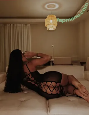 Leticia Castro / Castrollet / DEZOITOU / leticiacastroficial / thayscastro nude photo #0599