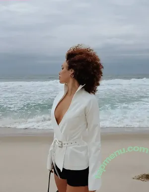 Leticia Vieira / leticiavieir4 / letiseaa nude photo #0009