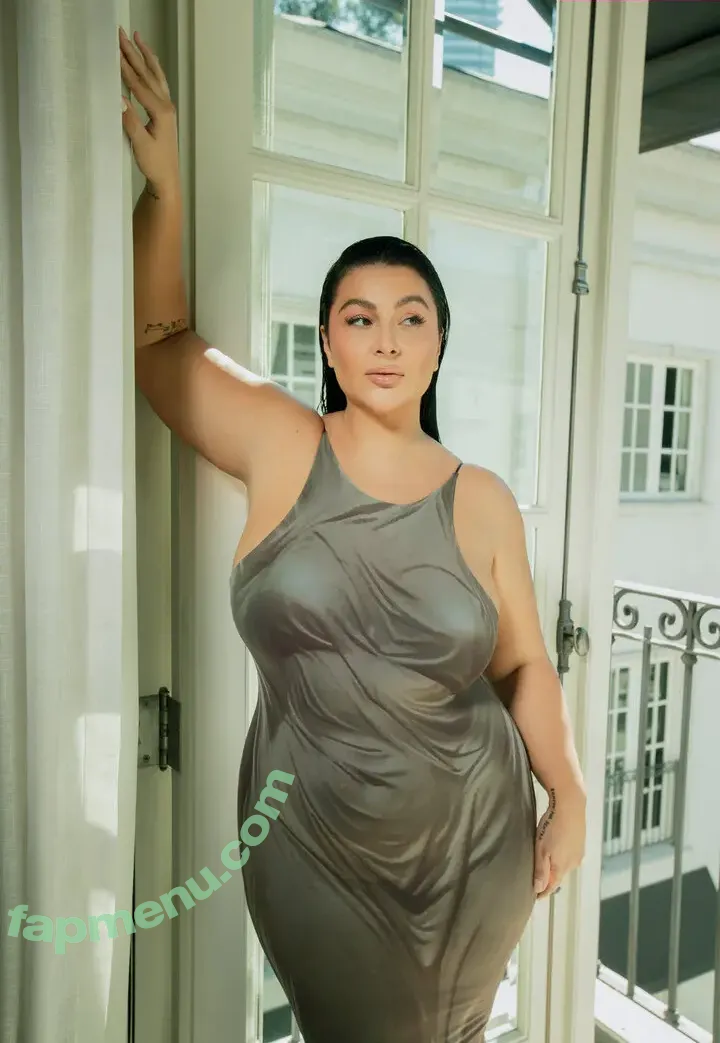 Letticia Munniz nude photo #0016 (letticiamunniz)