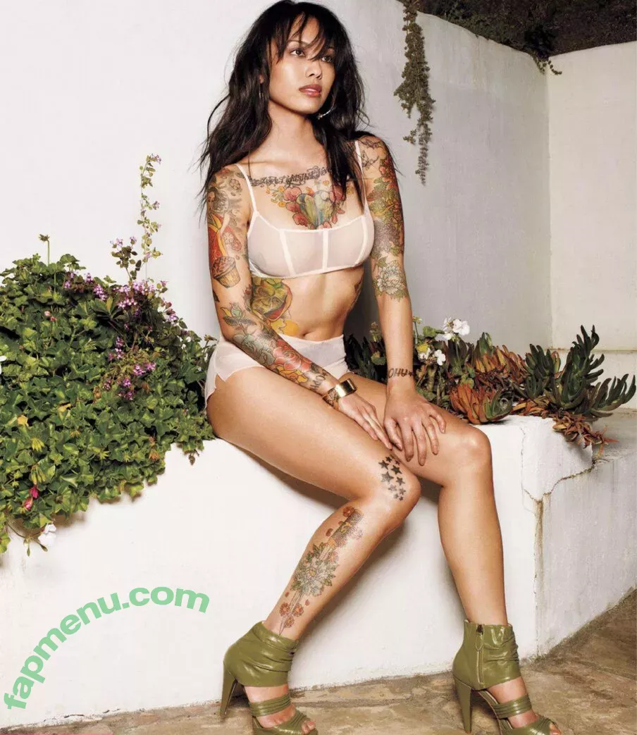 Levy Tran nude photo #0014 (hellofromlevy)