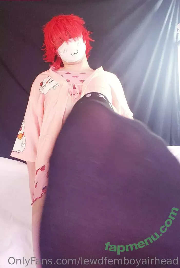 lewdfemboyairhead nude photo #0031 (x_aortiz)