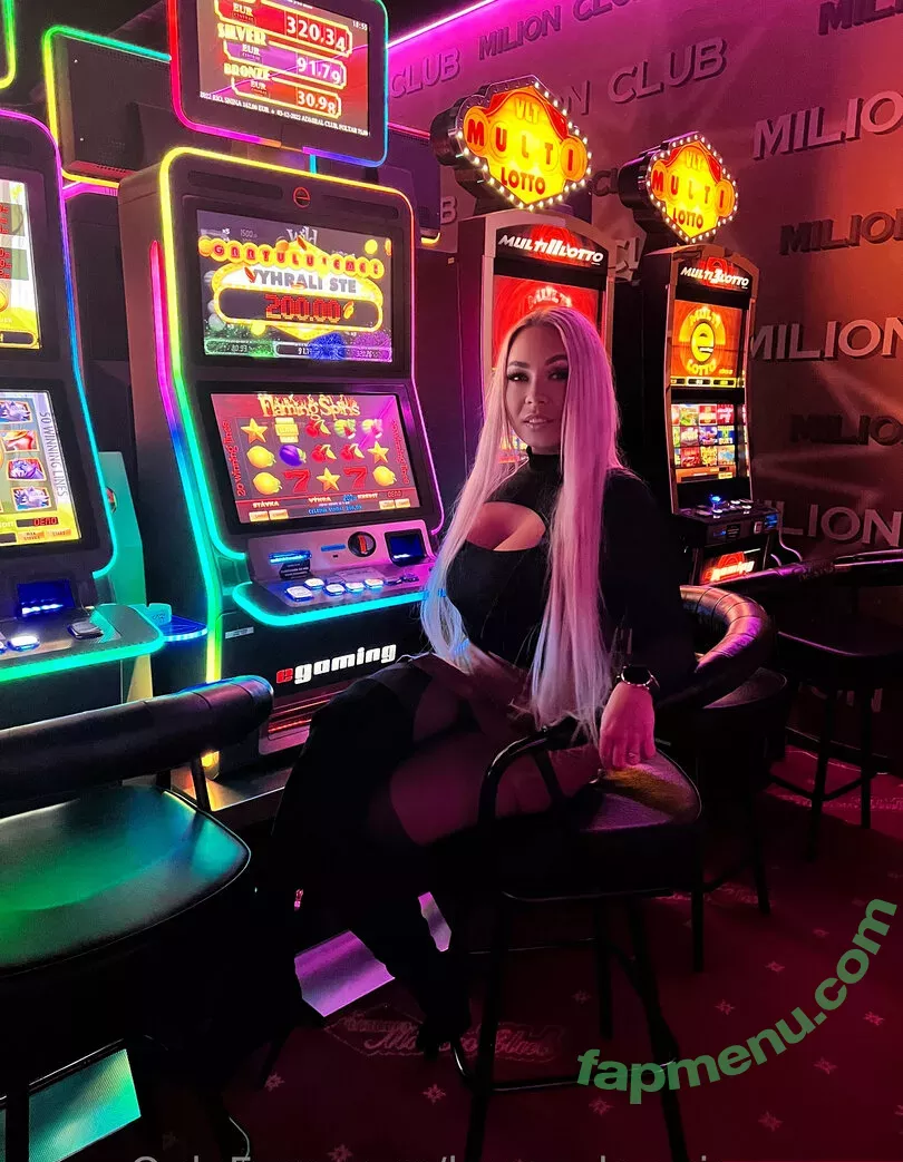 lexas_dressing_room nude photo #0004 (lexas_dressing_room)