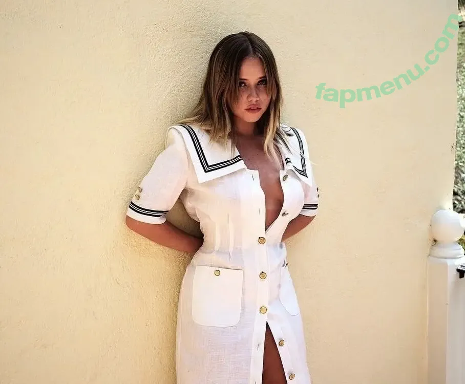 Lexee Smith nude photo #0100 (lexeesmith / lexiesmiths)