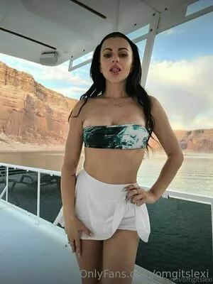 Lexi Belle / OMGitsLexi nude photo #0033