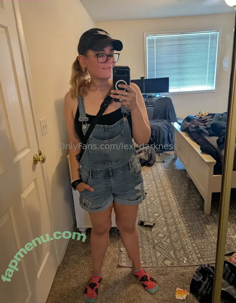 lexi-darkness nude photo #0003 (lexi_darkness_)