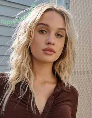  nude photo #0002