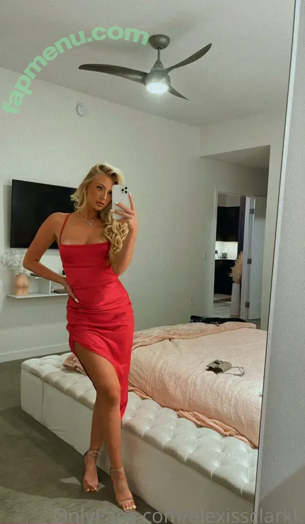 lexiagaa nude photo #0005 (lexiagage)