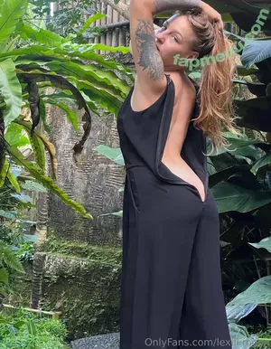 lexiii.moon / youknowmelex nude photo #0030