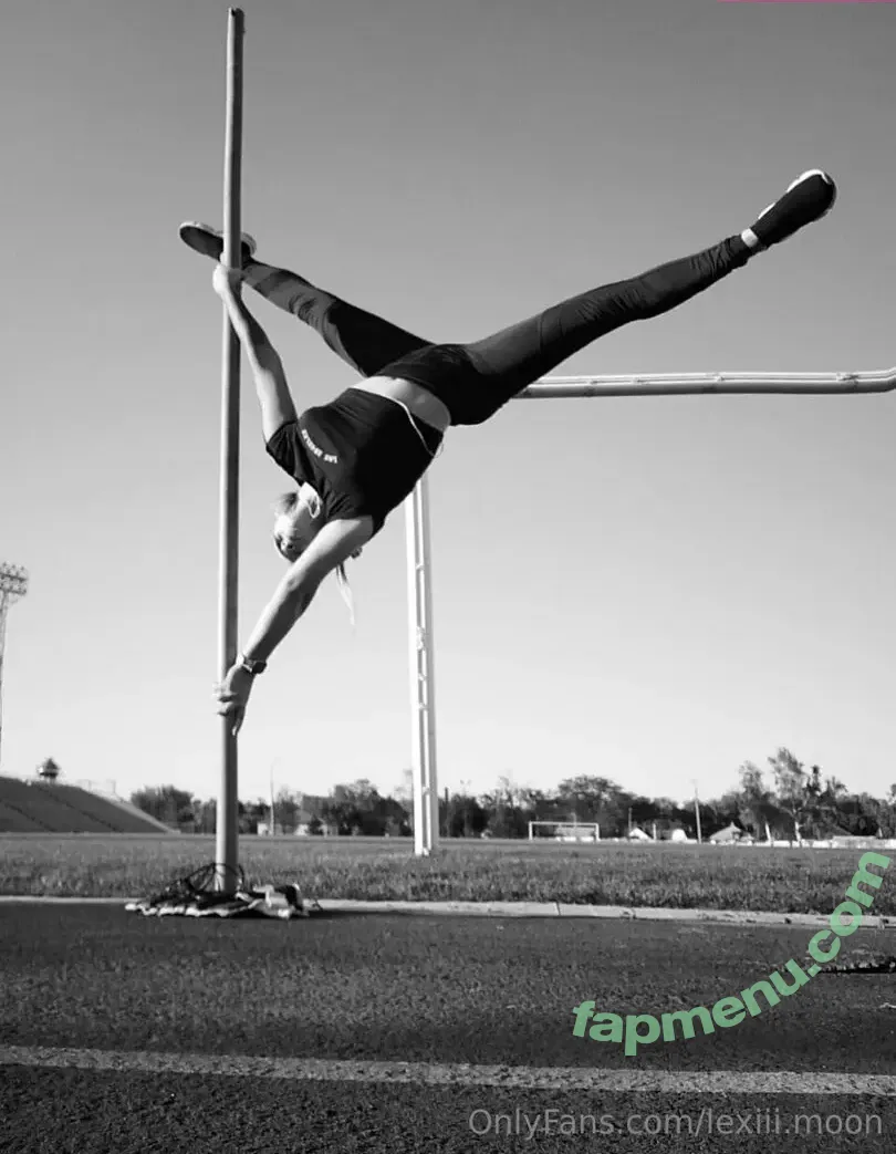 lexiii.moon nude photo #0002 (youknowmelex)