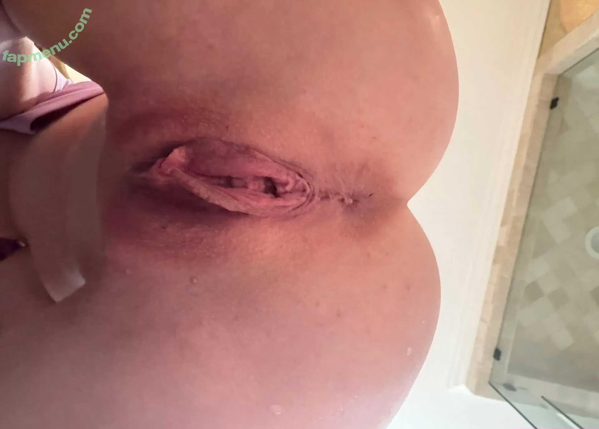 lexilore nude photo #0049 (lexiloreonyoutube)