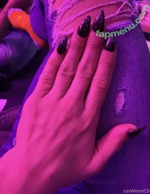 leximoonts / lex.lemons nude photo #0002