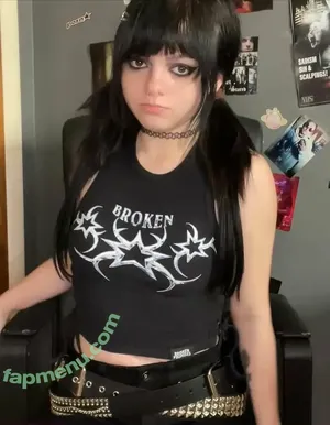 Lexislethal / thelexisstar / xxlexislethalxx nude photo #0032