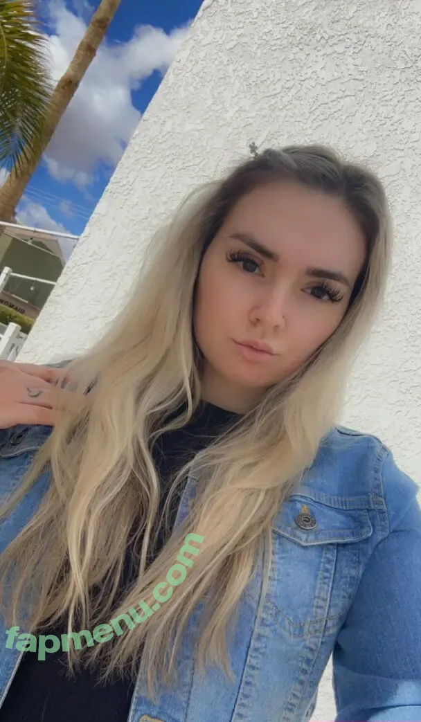 lexisnotfromtexas nude photo #0015 (alexisnotfromtx)