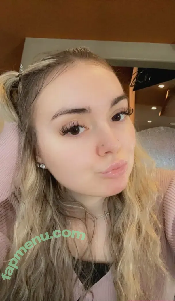 lexisnotfromtexas nude photo #0016 (alexisnotfromtx)