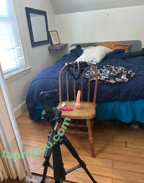 lexisoupertramp nude photo #0097 (lexibrookerivera)