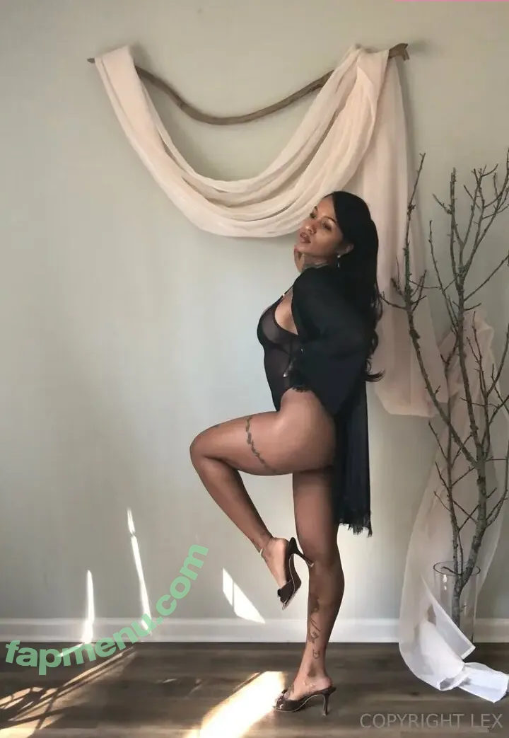 LexOnTheMoonn nude photo #0019 (LexOnTheMoonn)