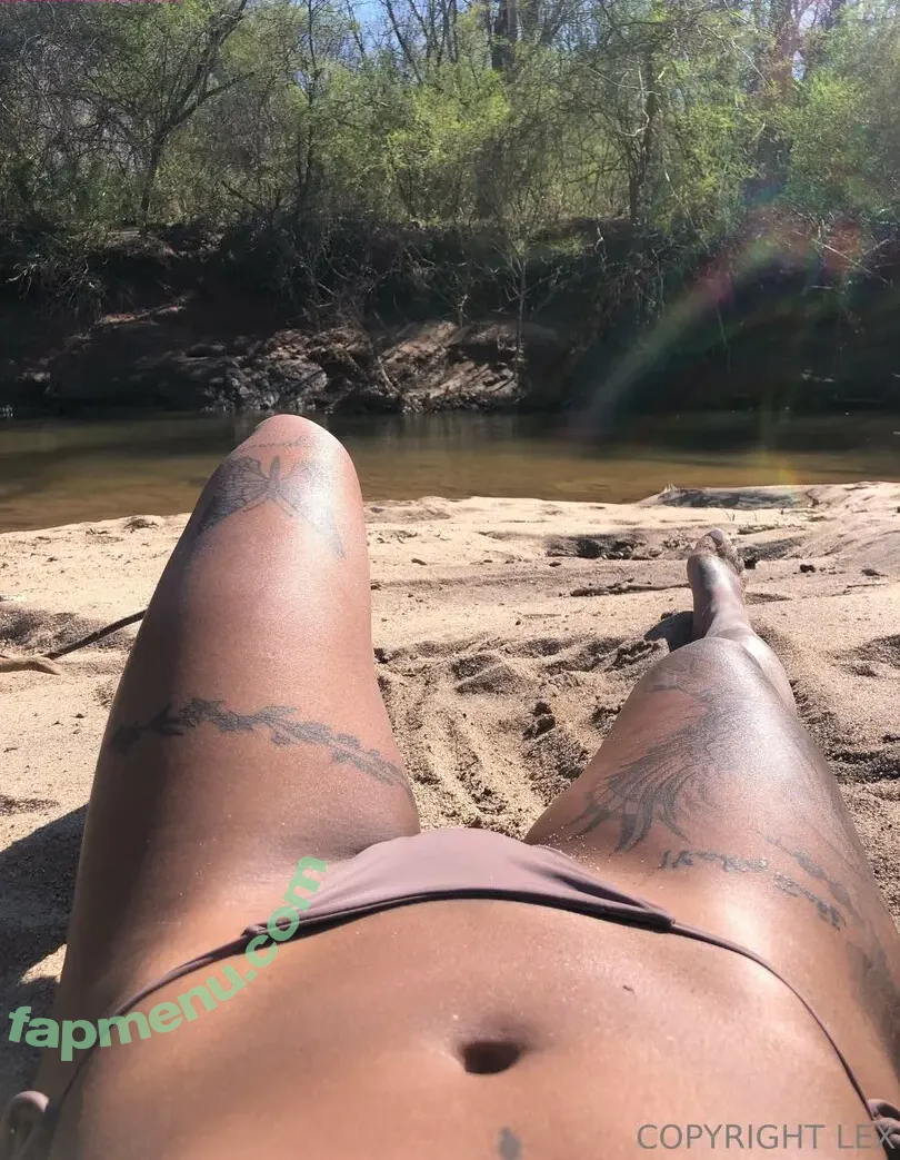 LexOnTheMoonn nude photo #0022 (LexOnTheMoonn)