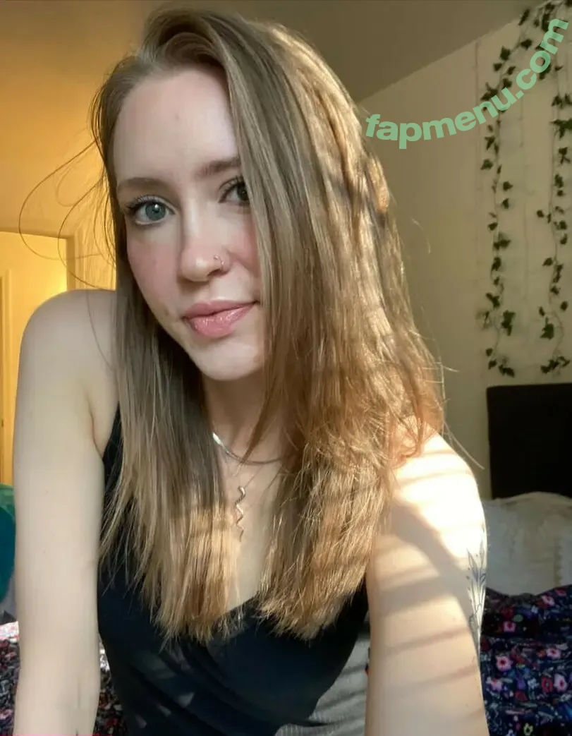Leyaroundwithme nude photo #0001 (Leyaroundwithme)