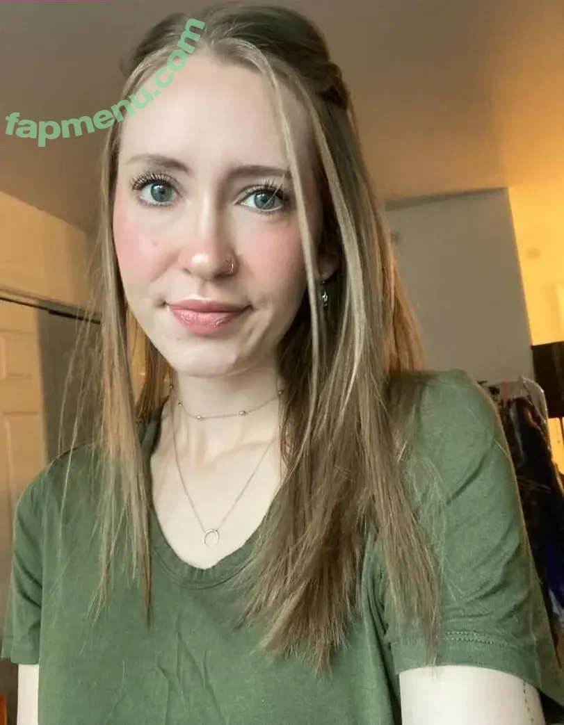 Leyaroundwithme nude photo #0002 (Leyaroundwithme)