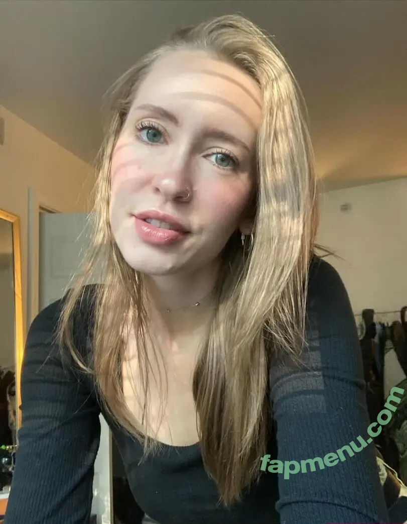 Leyaroundwithme nude photo #0004 (Leyaroundwithme)