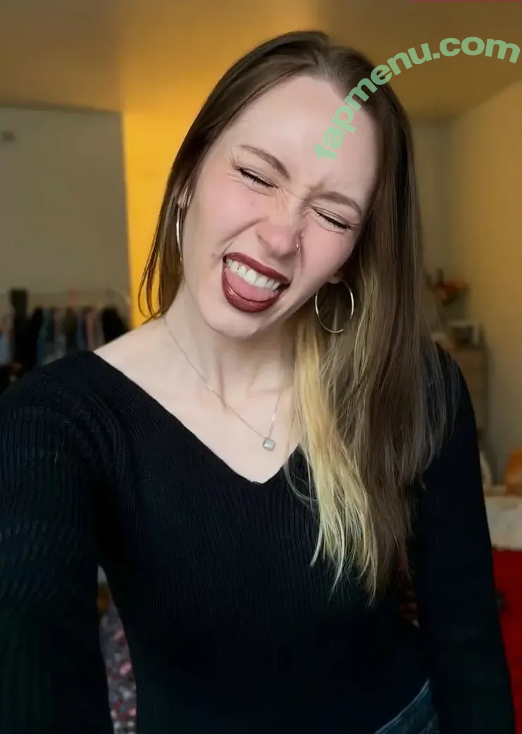 Leyaroundwithme nude photo #0009 (Leyaroundwithme)