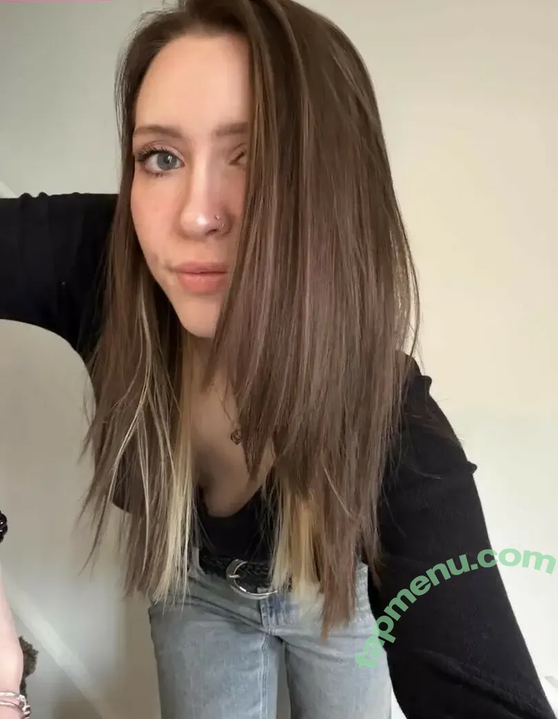 Leyaroundwithme nude photo #0013 (Leyaroundwithme)