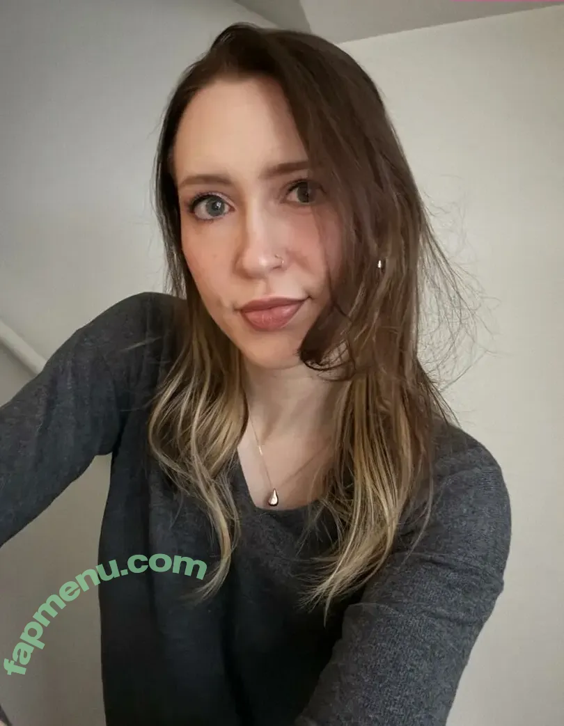 Leyaroundwithme nude photo #0015 (Leyaroundwithme)