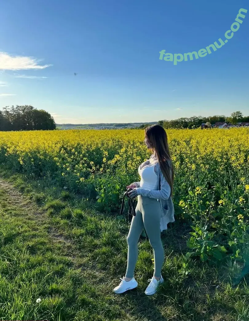 leyla.bones1 nude photo #0014 (leyla.bones1)