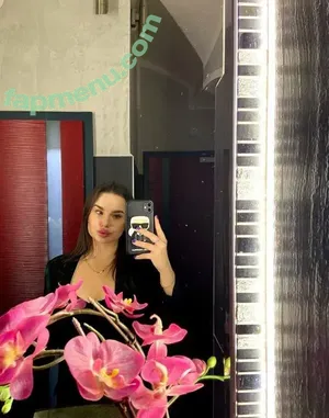 Leyla / leyla.luxxx / repressed-princess nude photo #0095