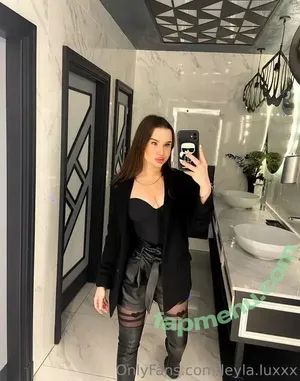 Leyla / leyla.luxxx / repressed-princess nude photo #0106