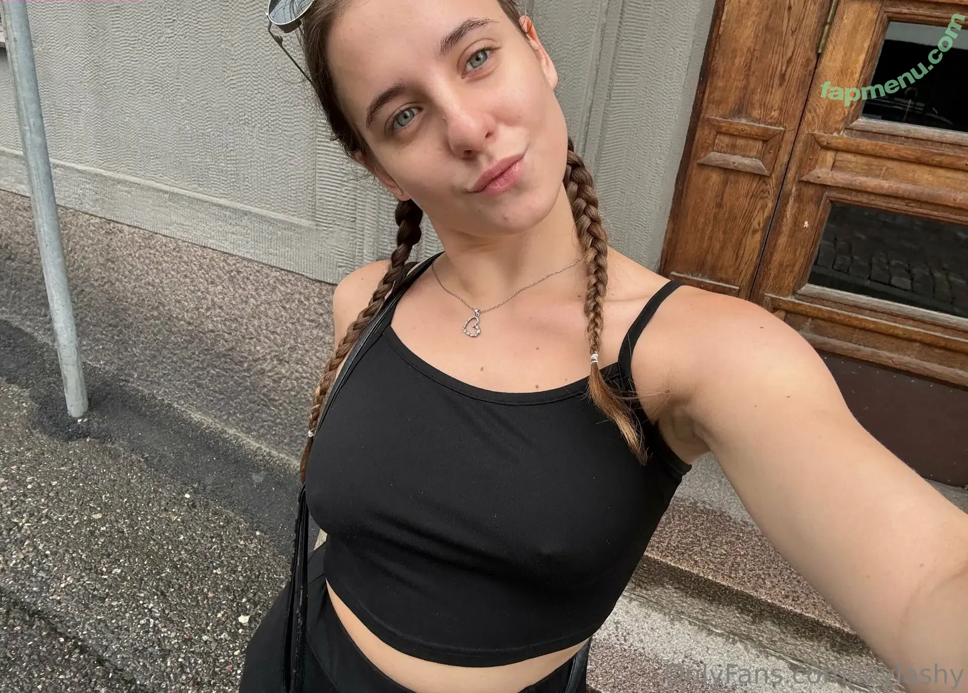 leylashy nude photo #0039 (leylacool)
