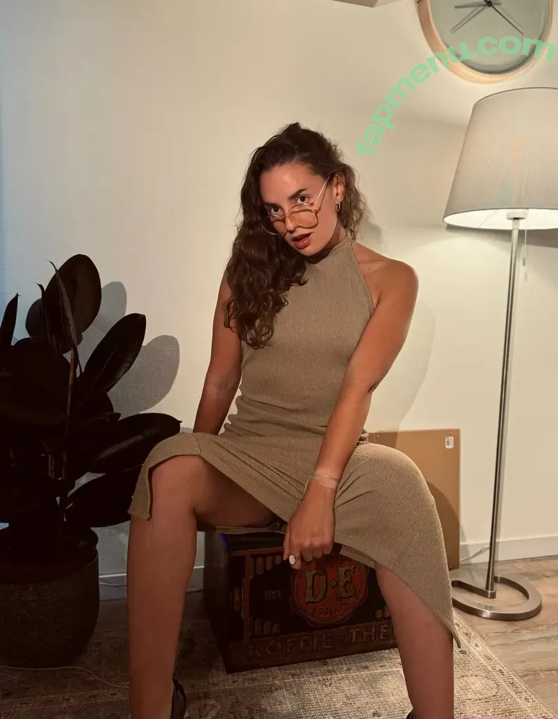 leylasspaces nude photo #0013 (leylasspaces)